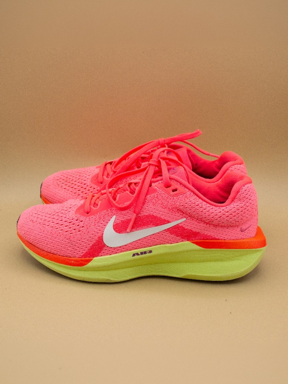 Nike Winflo 11 Pink Volt Air Running Shoes FJ9510-600 Women's Size 8